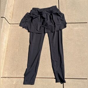 NWT Anivivo skleggings skirt and integrated leggings - size S